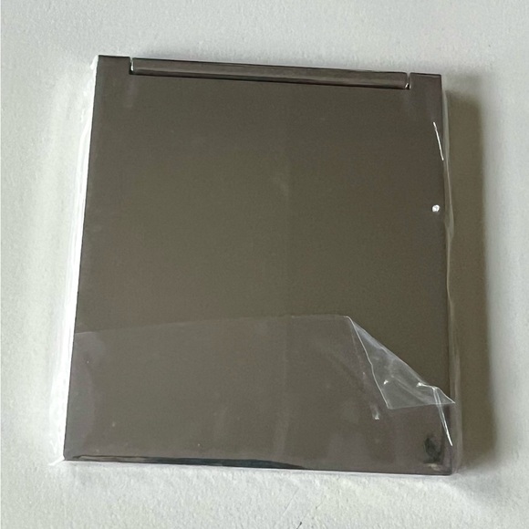 Yves Saint Laurent Silver Mirror Compact - Picture 2 of 4